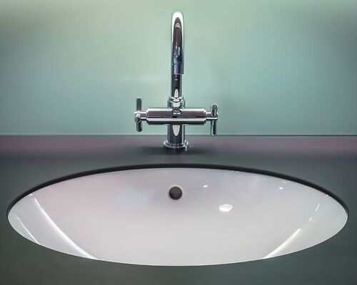 bathroom-clean-faucet-indoors
