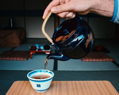 tea-pour-drink-hot
