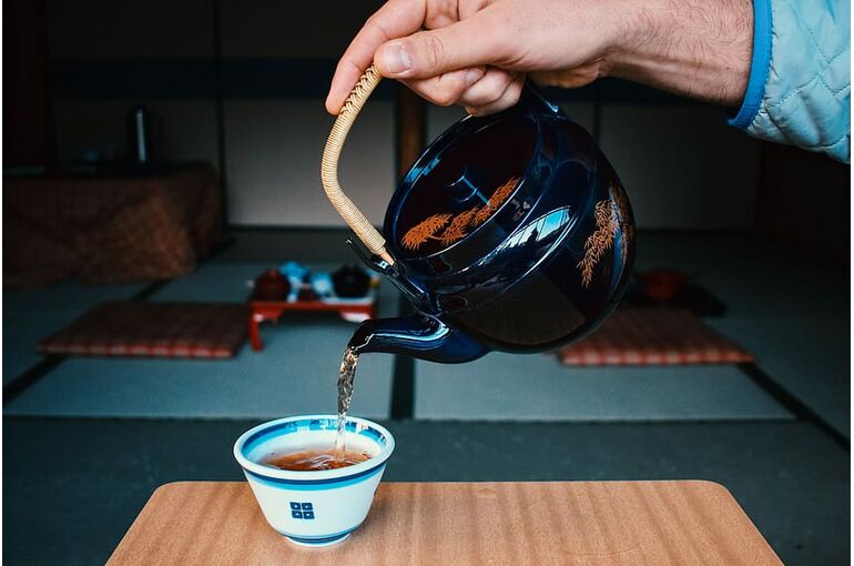 tea-pour-drink-hot
