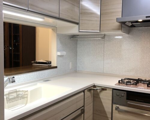 E485EF47-F081-4E42-9B60-431C739BDA5C