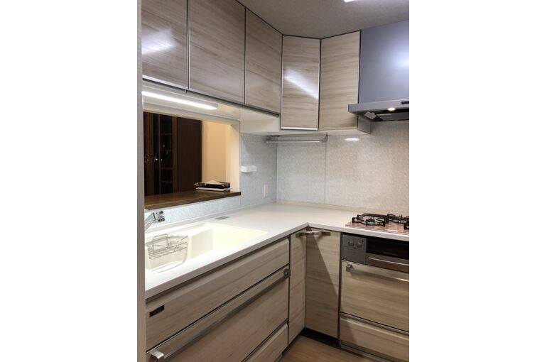 E485EF47-F081-4E42-9B60-431C739BDA5C