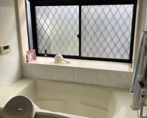 21AFF5D8-67B1-4A52-88E8-1B34C549EF24