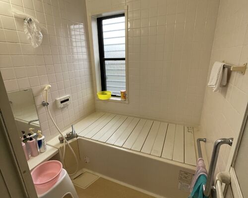 8EFA1E0D-320D-4EC2-AAD2-9482D65863B0