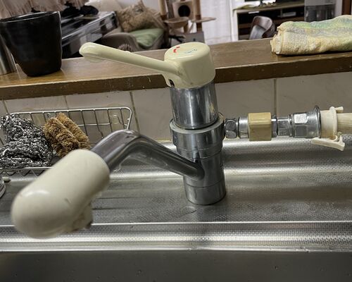 AA69EAD8-2F65-40B0-846F-320DF9D2276E