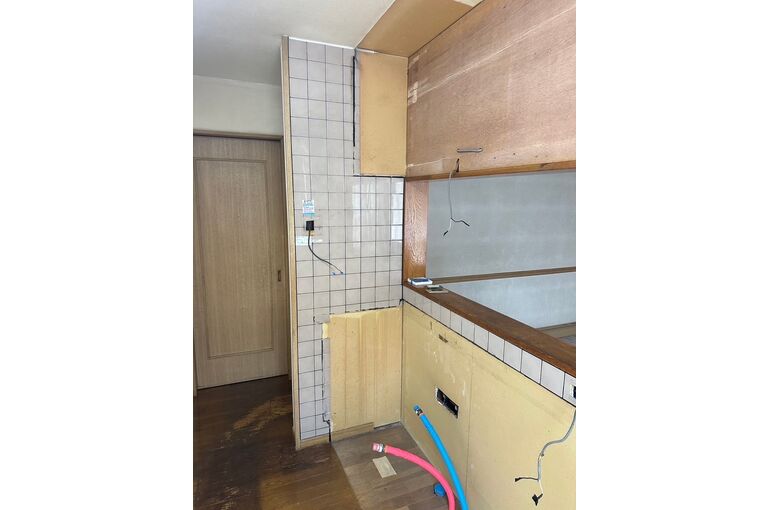 キッチン施工中