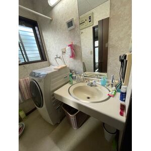 apartment-chair-contemporary-dining-room